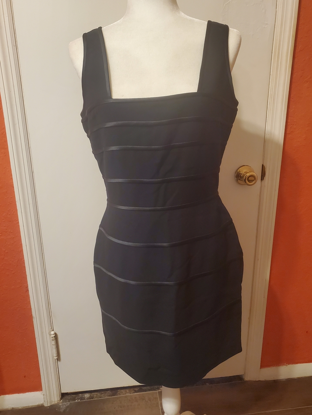 Kenar Classic Black Sleeveless Sheath Dress